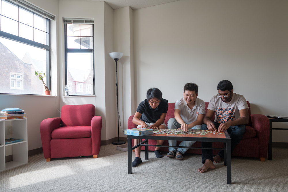 tips-to-get-along-with-your-college-roommate-ph-apartments